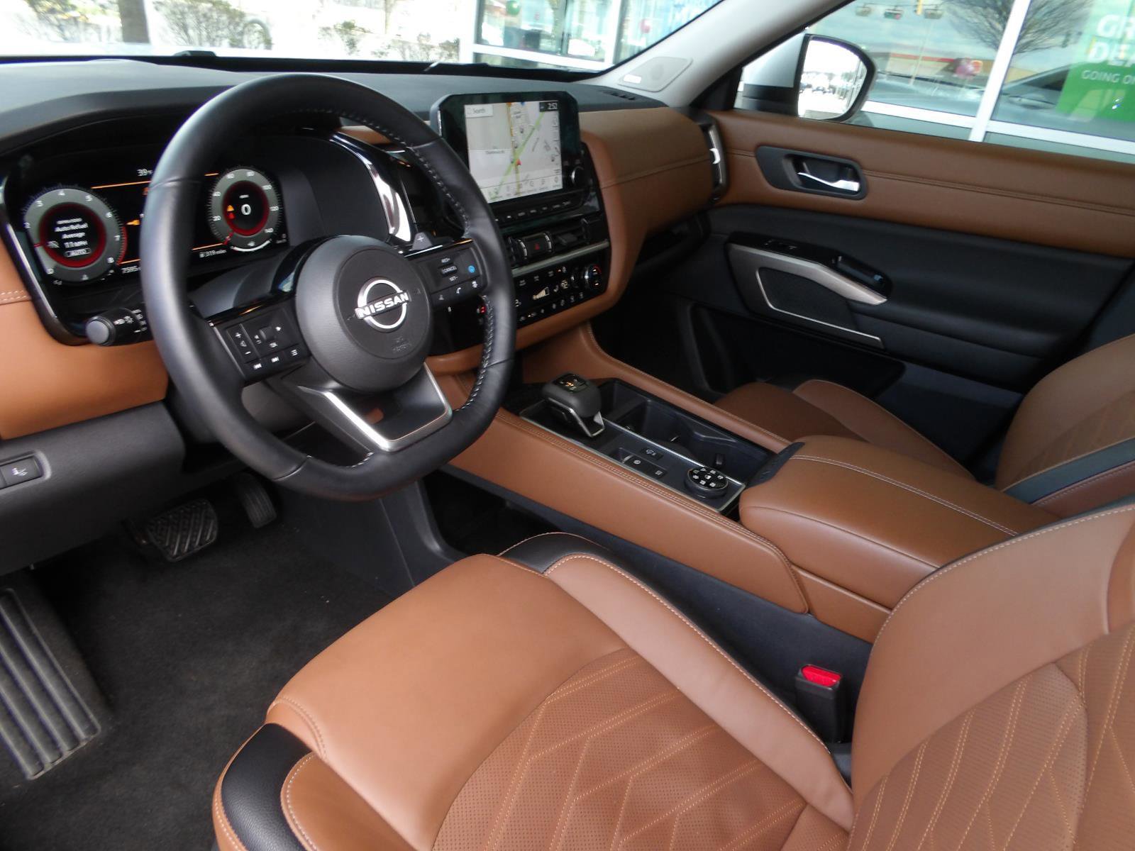 Certified 2025 Nissan Pathfinder Platinum w/ Cargo Package image 17