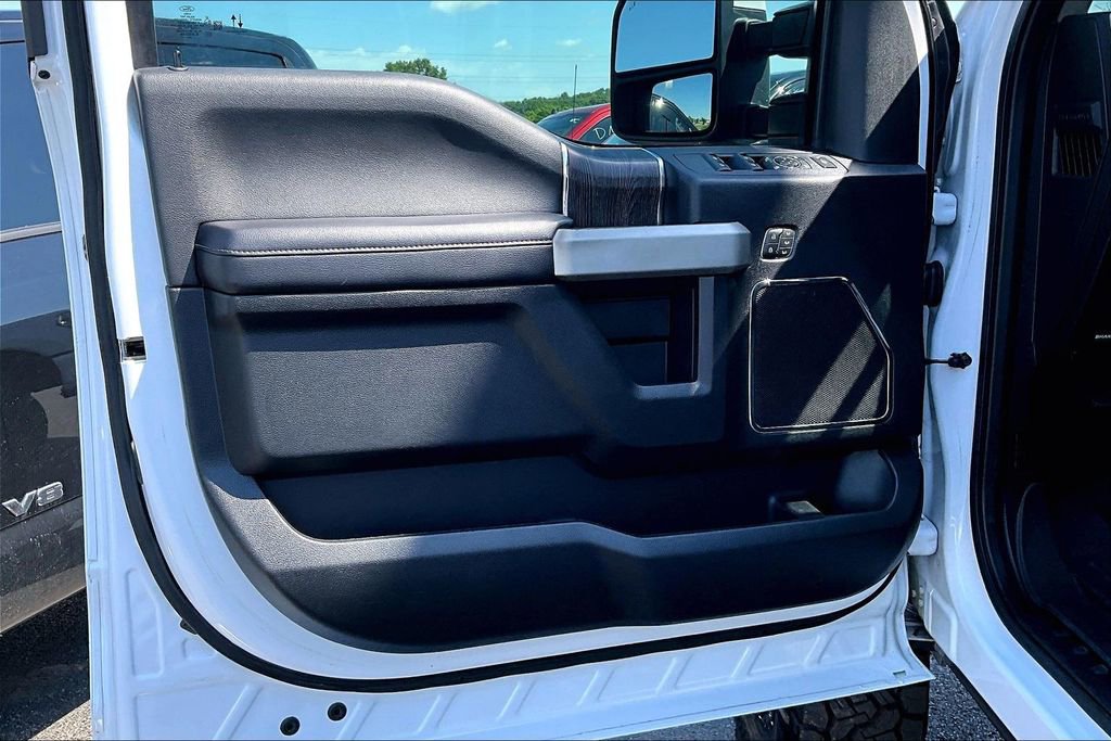 Used 2021 Ford F250 Lariat w/ Lariat Ultimate Package AWD/4WD image 23