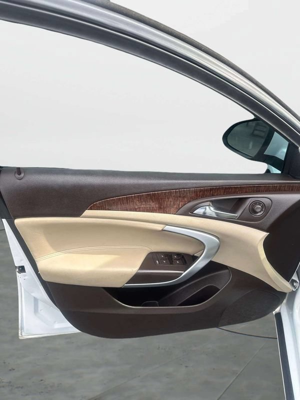 Used 2012 Buick Regal Leather FWD image 19
