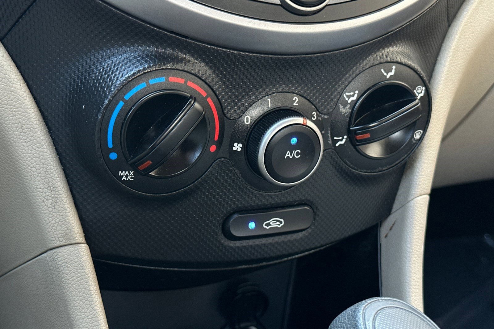 Used 2016 Hyundai Accent SE image 22