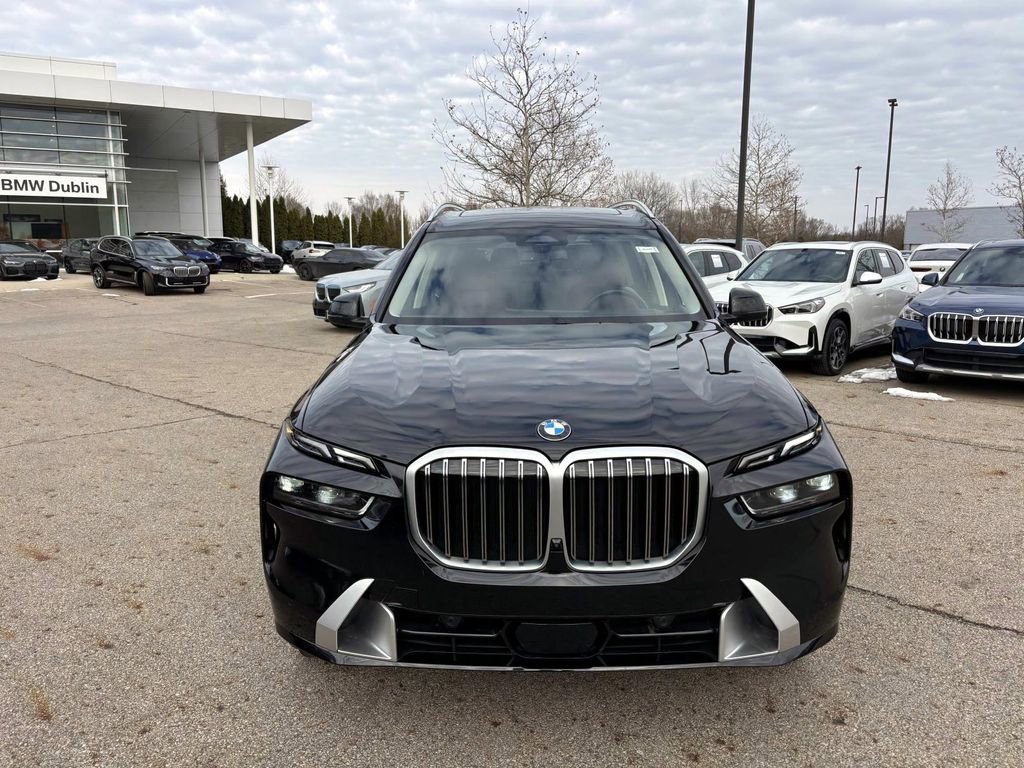 Certified 2025 BMW X7 xDrive40i image 2