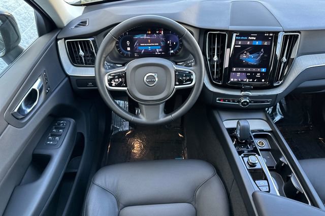 Used 2025 Volvo XC60 B5 Plus AWD/4WD image 15
