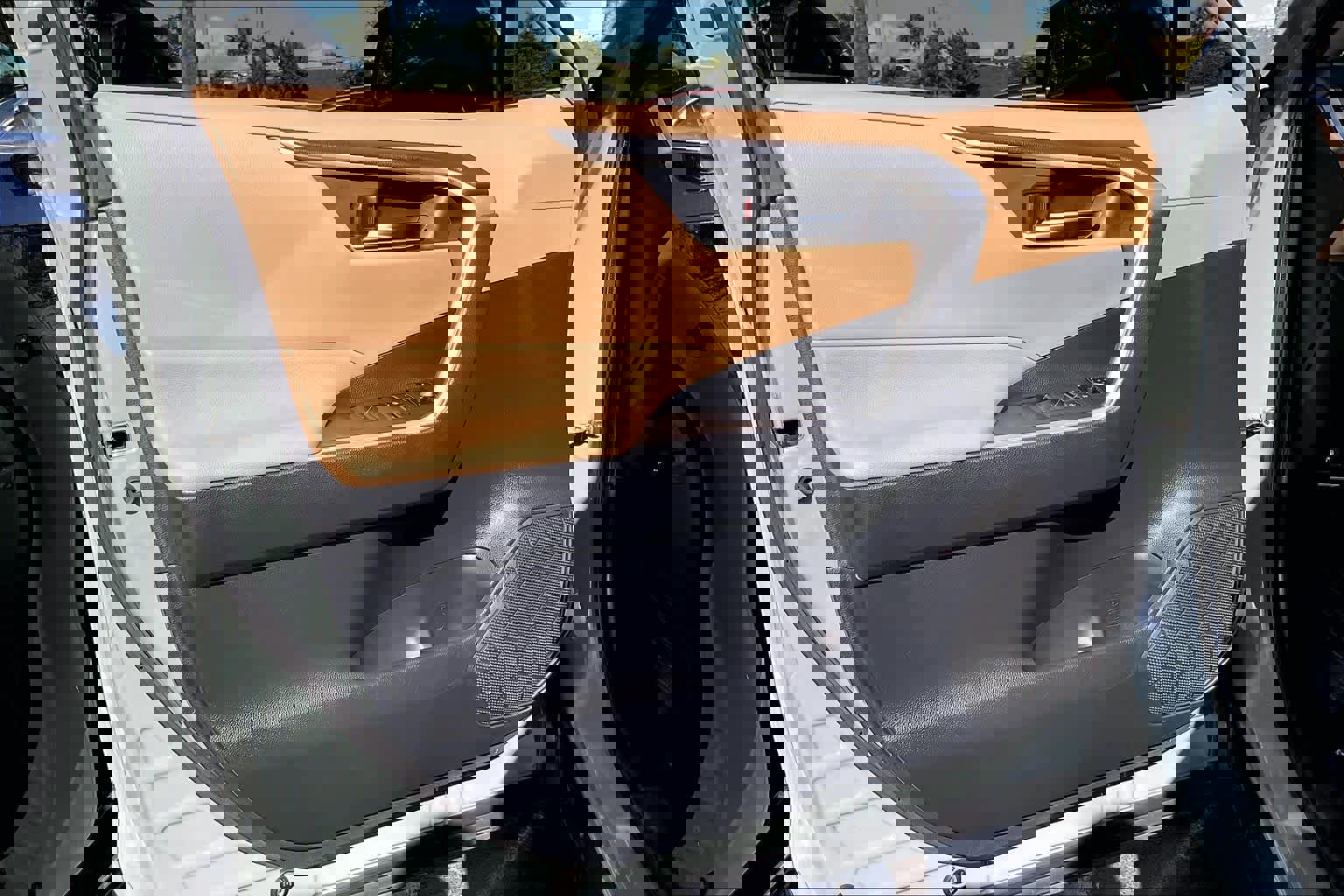 Used 2022 Toyota RAV4 XLE Premium image 22