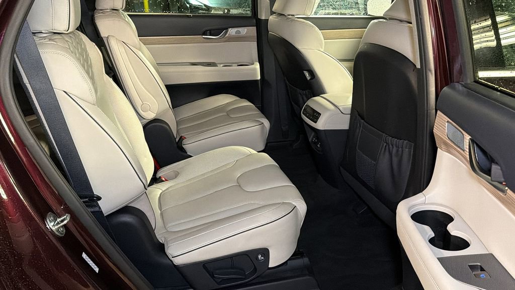 Used 2021 Hyundai Palisade Limited image 13