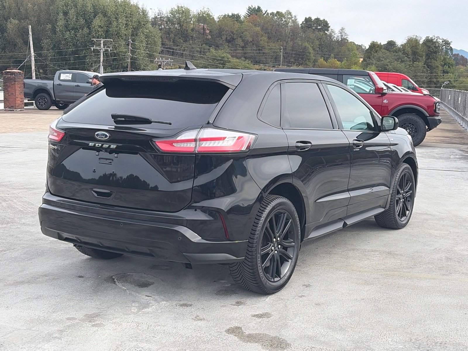 Certified 2022 Ford Edge ST-Line AWD/4WD image 3