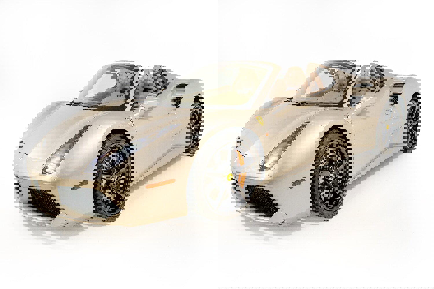 Used 2018 Ferrari 488 Spider image 14