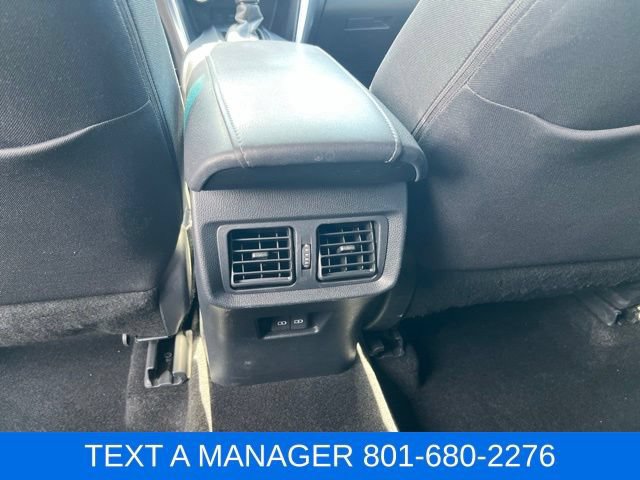 Used 2024 Toyota Venza LE AWD/4WD image 28