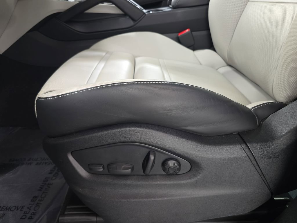 Certified 2024 Porsche Cayenne Coupe image 23