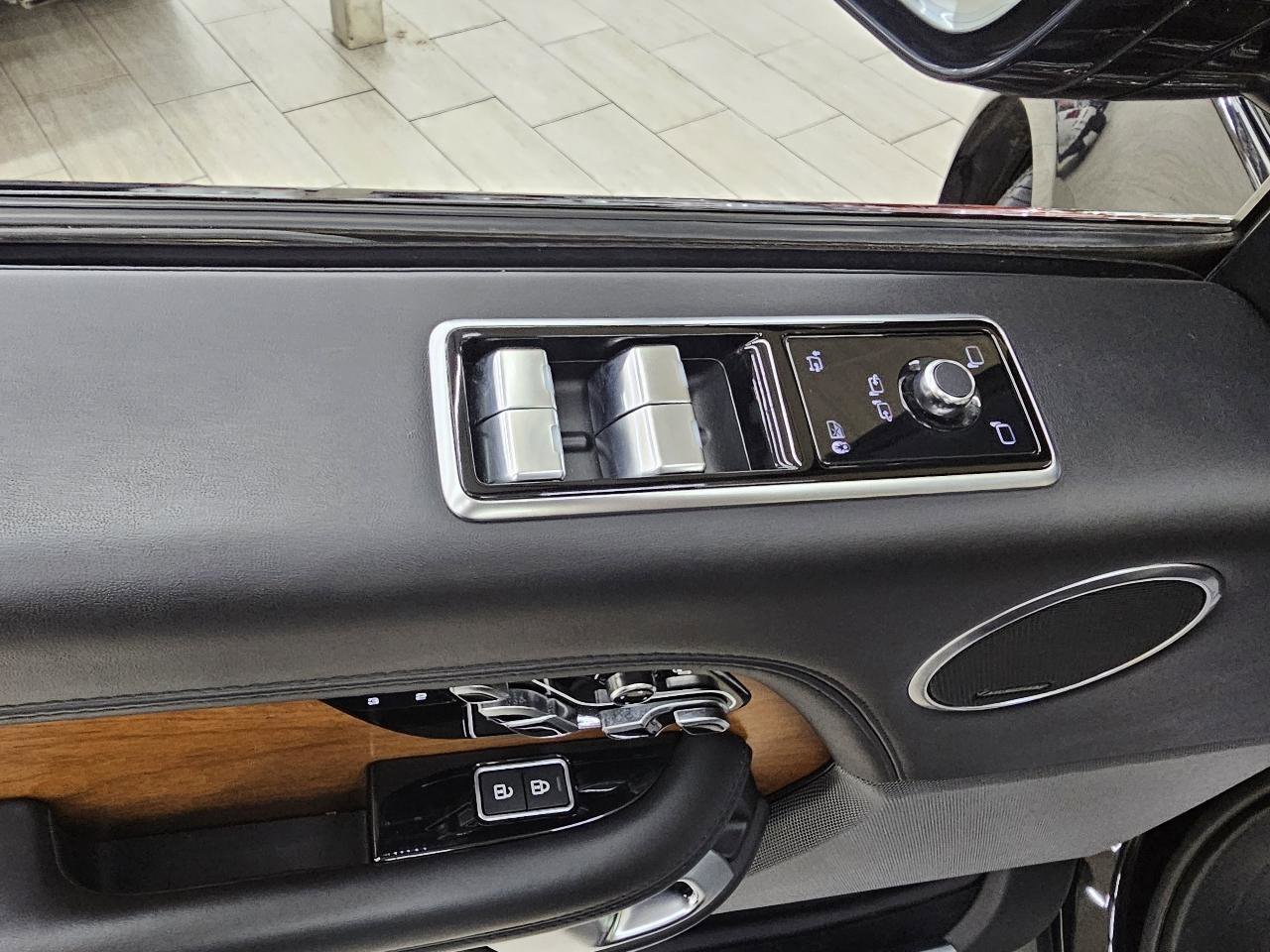 Used 2021 Land Rover Range Rover Long Wheelbase Autobiography image 38