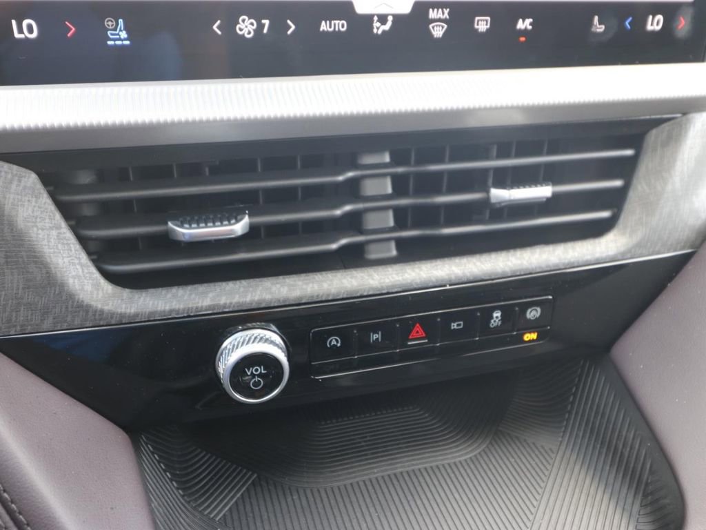 Used 2026 Ford Explorer Platinum RWD image 21