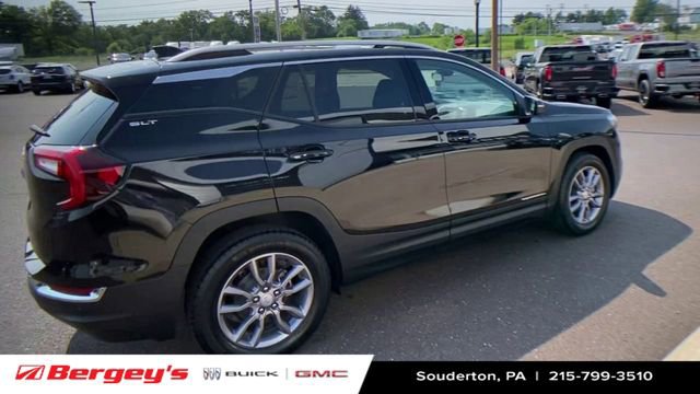 Used 2023 GMC Terrain SLT image 10