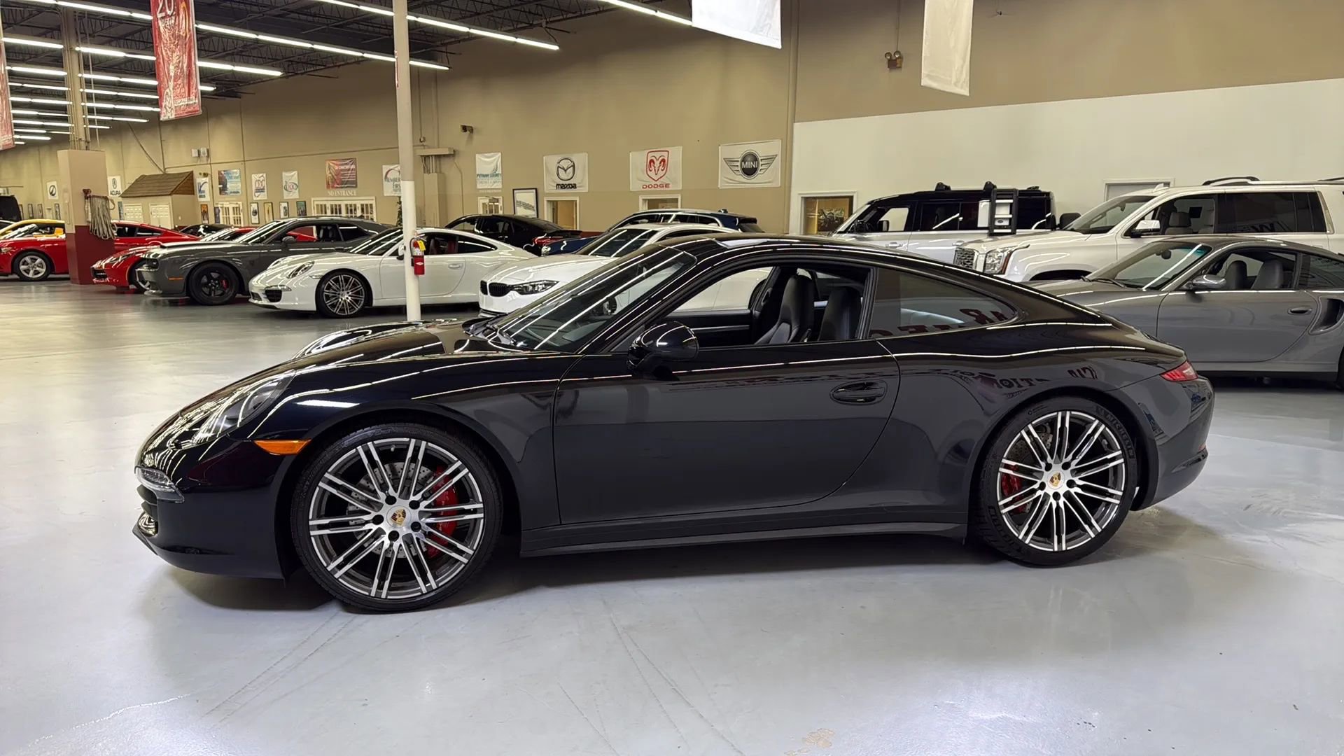 Used 2015 Porsche 911 Carrera 4S AWD/4WD image 5