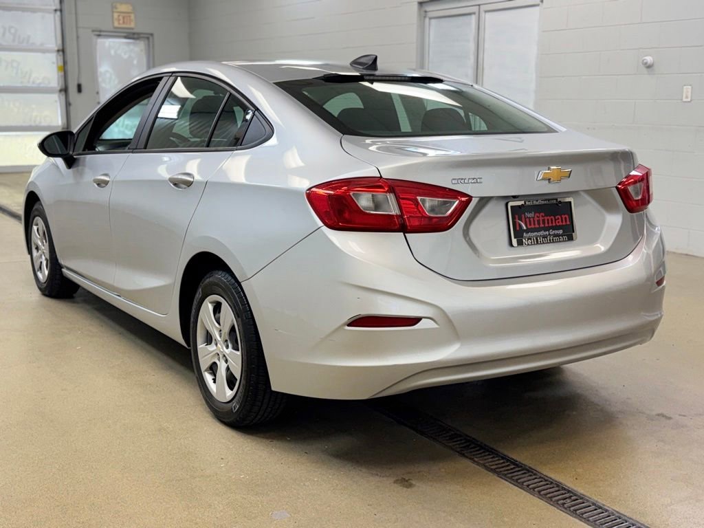 Used 2017 Chevrolet Cruze LS FWD image 7