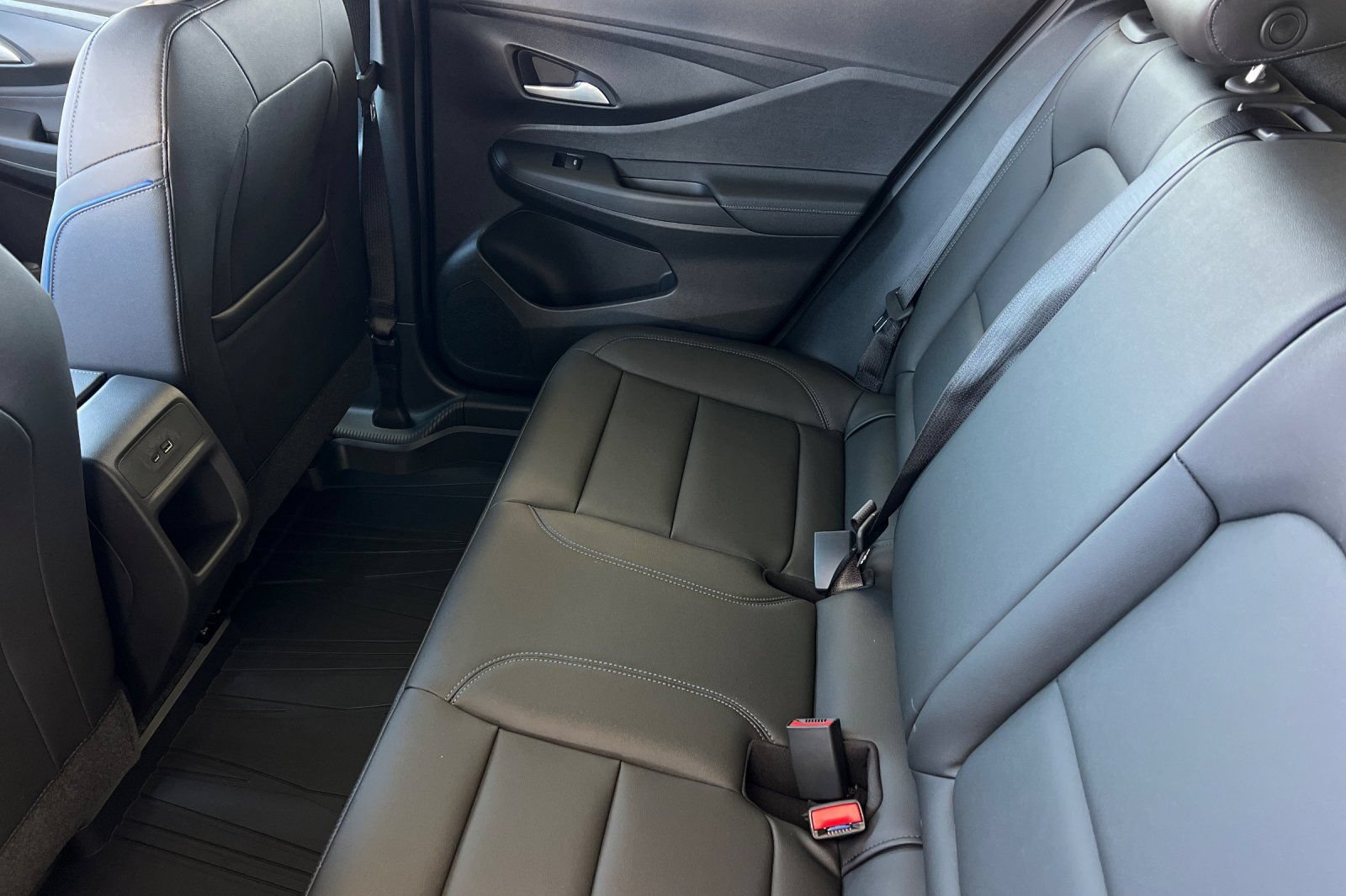 New 2026 Buick Envista Sport Touring w/ Convenience I Package FWD image 9