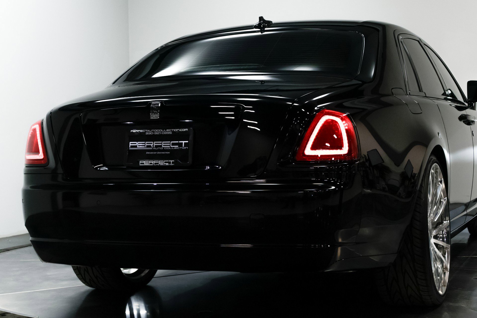 Used 2015 Rolls-Royce Ghost image 56