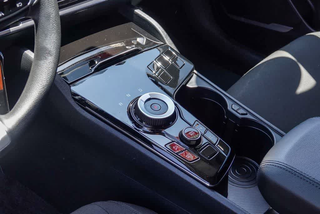 Certified 2025 Kia Sportage LX FWD image 18