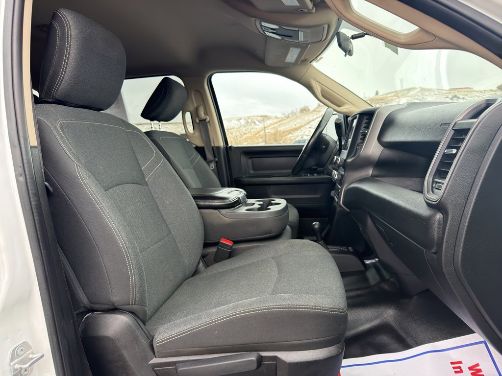 Used 2019 RAM 5500 Tradesman w/ Chrome Appearance Group image 29