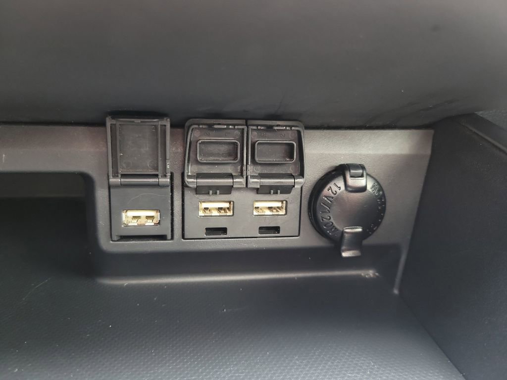 Used 2021 Toyota Highlander Platinum image 32