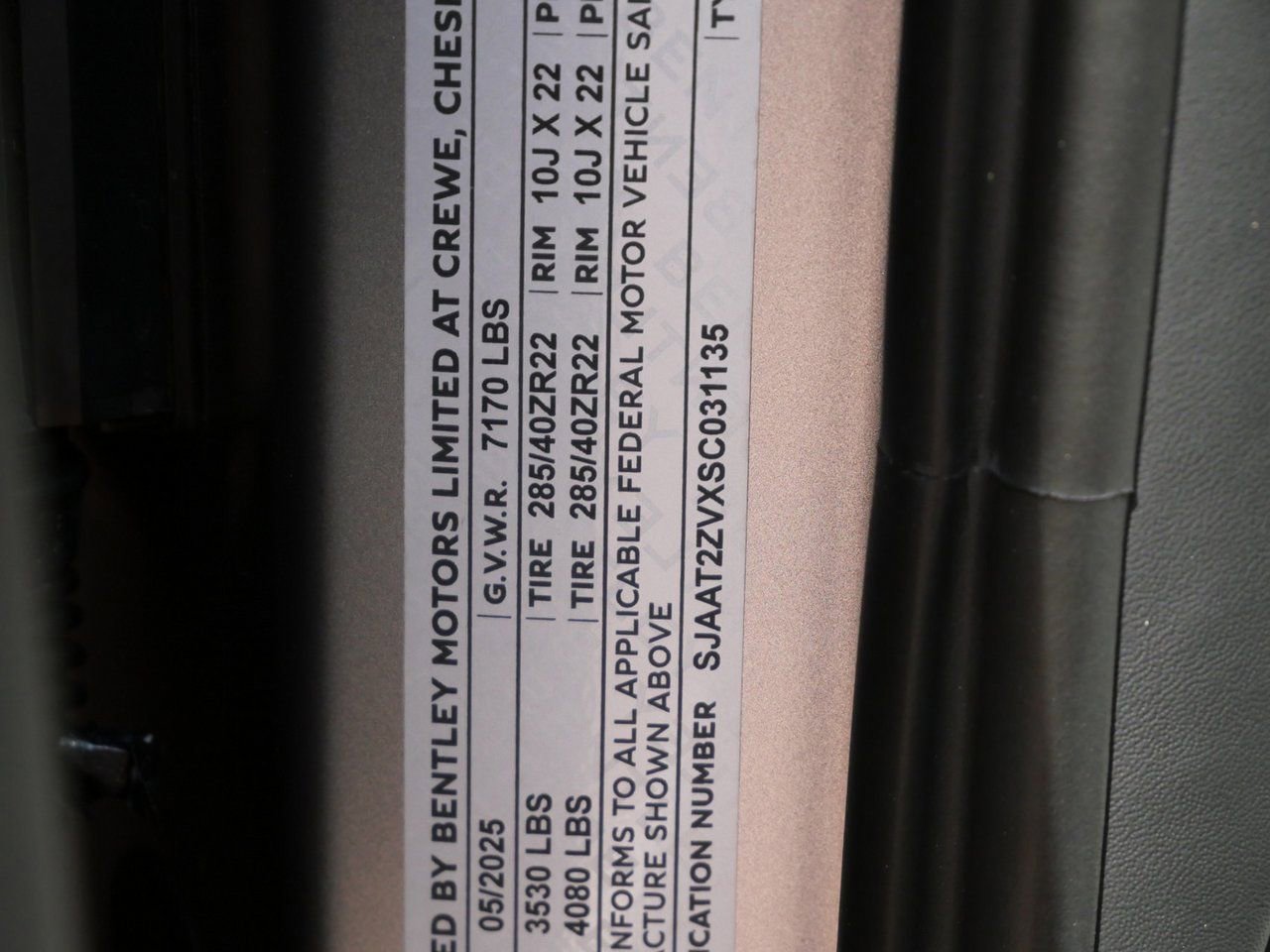 Used 2025 Bentley Bentayga AWD/4WD image 30