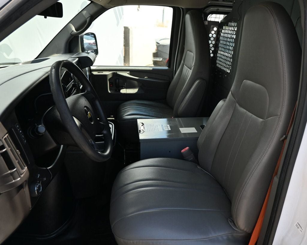 Used 2014 Chevrolet Express 2500 RWD image 8