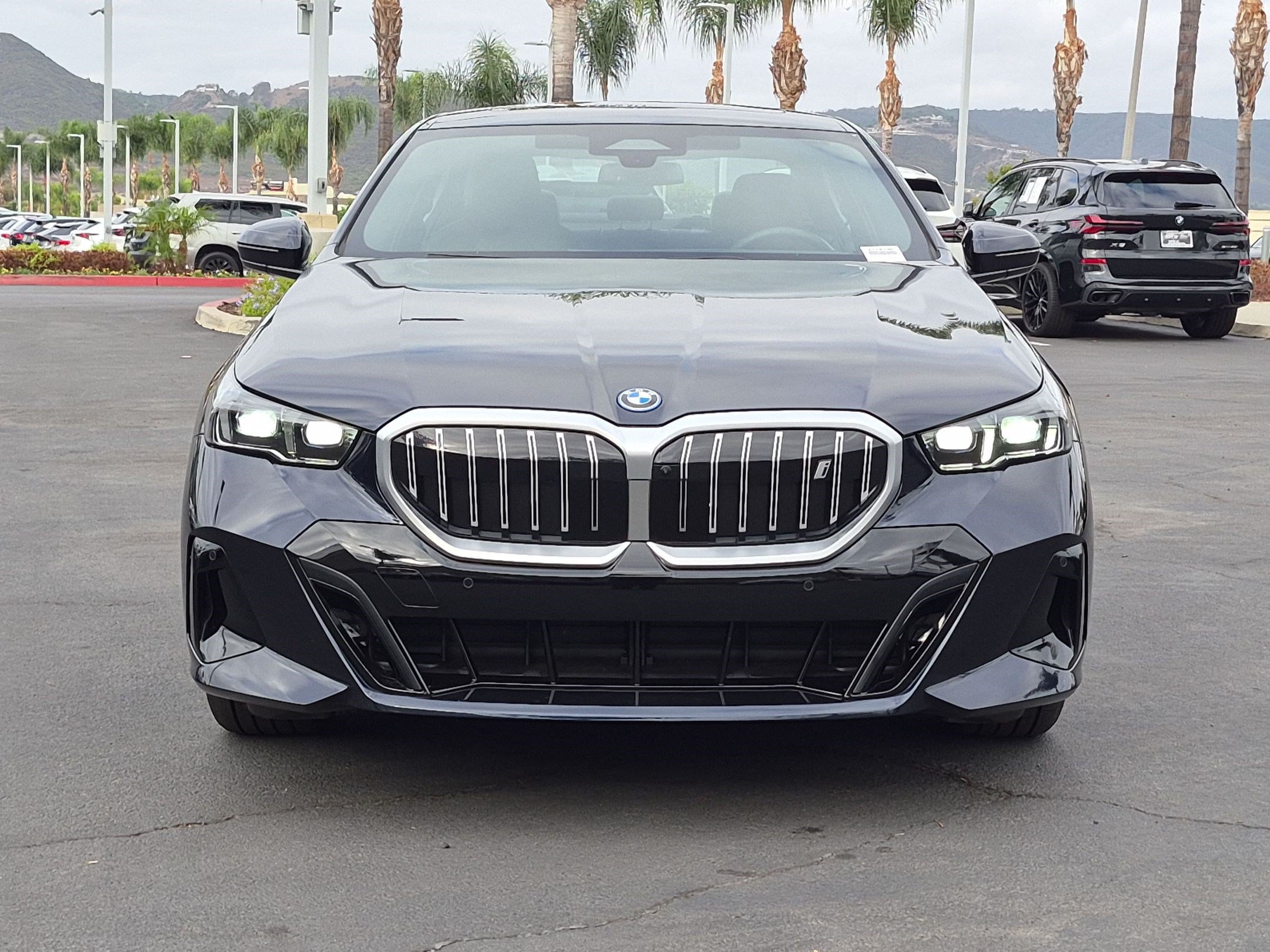 Used 2026 BMW i5 eDrive40 w/ M Sport Package RWD image 3