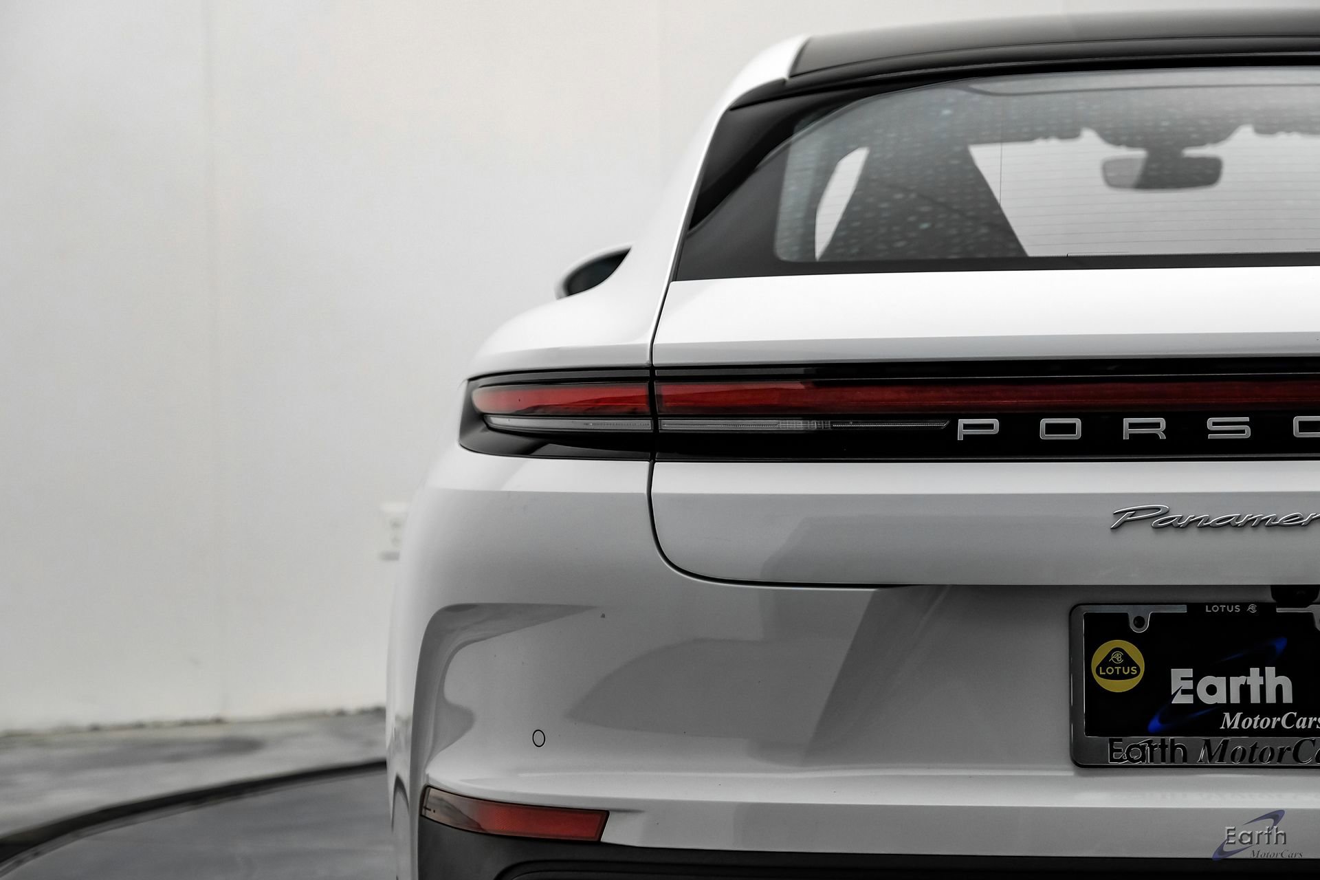 Used 2025 Porsche Panamera w/ Premium Package image 14