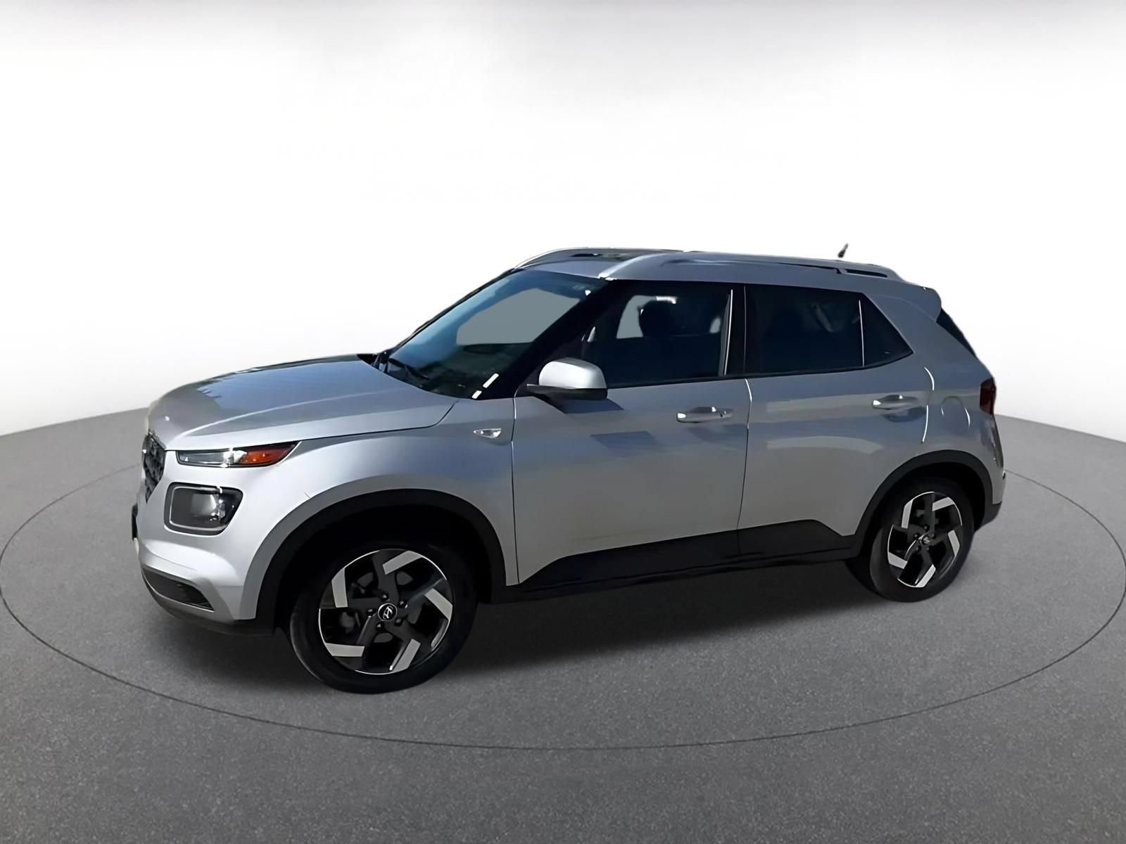 Used 2026 Hyundai Venue SEL FWD image 7