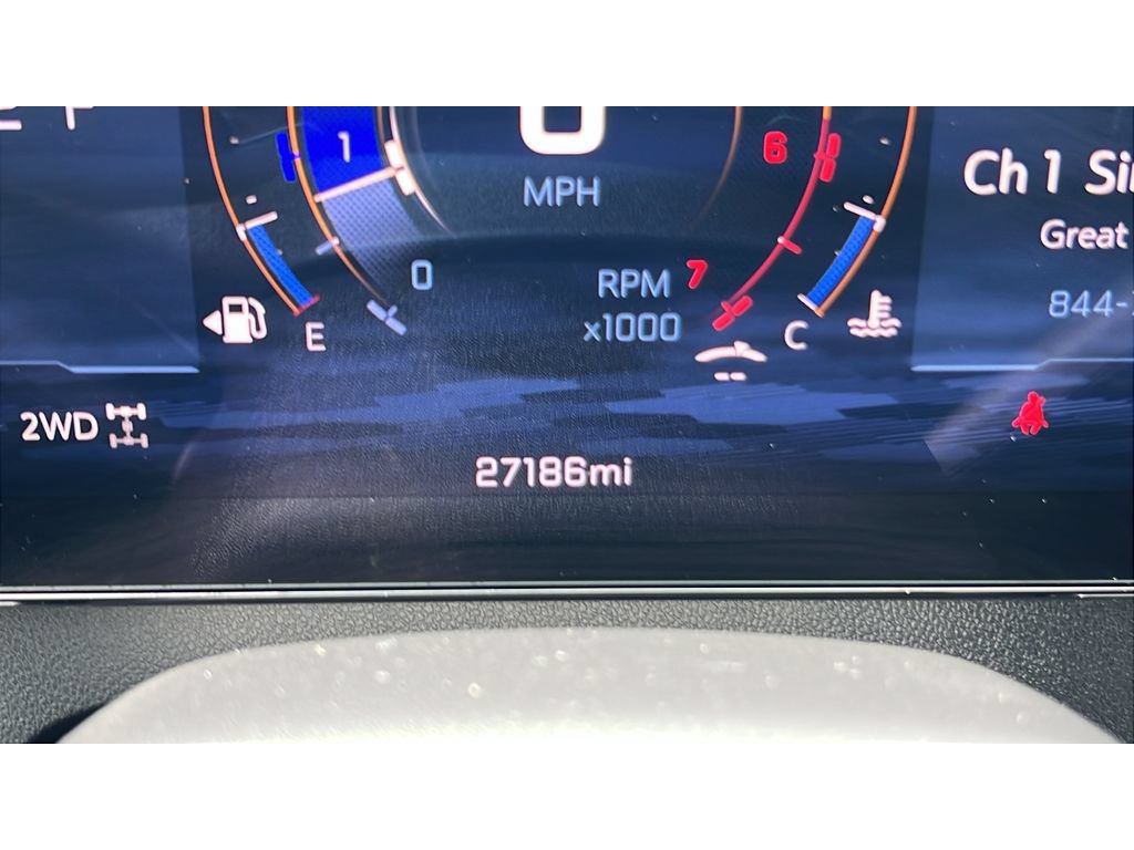 Used 2024 Chevrolet Traverse LT w/ Trailering Package AWD/4WD image 16