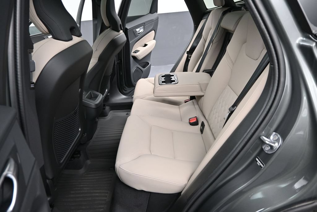 New 2026 Volvo XC60 B5 Plus w/ Climate Package AWD/4WD image 14