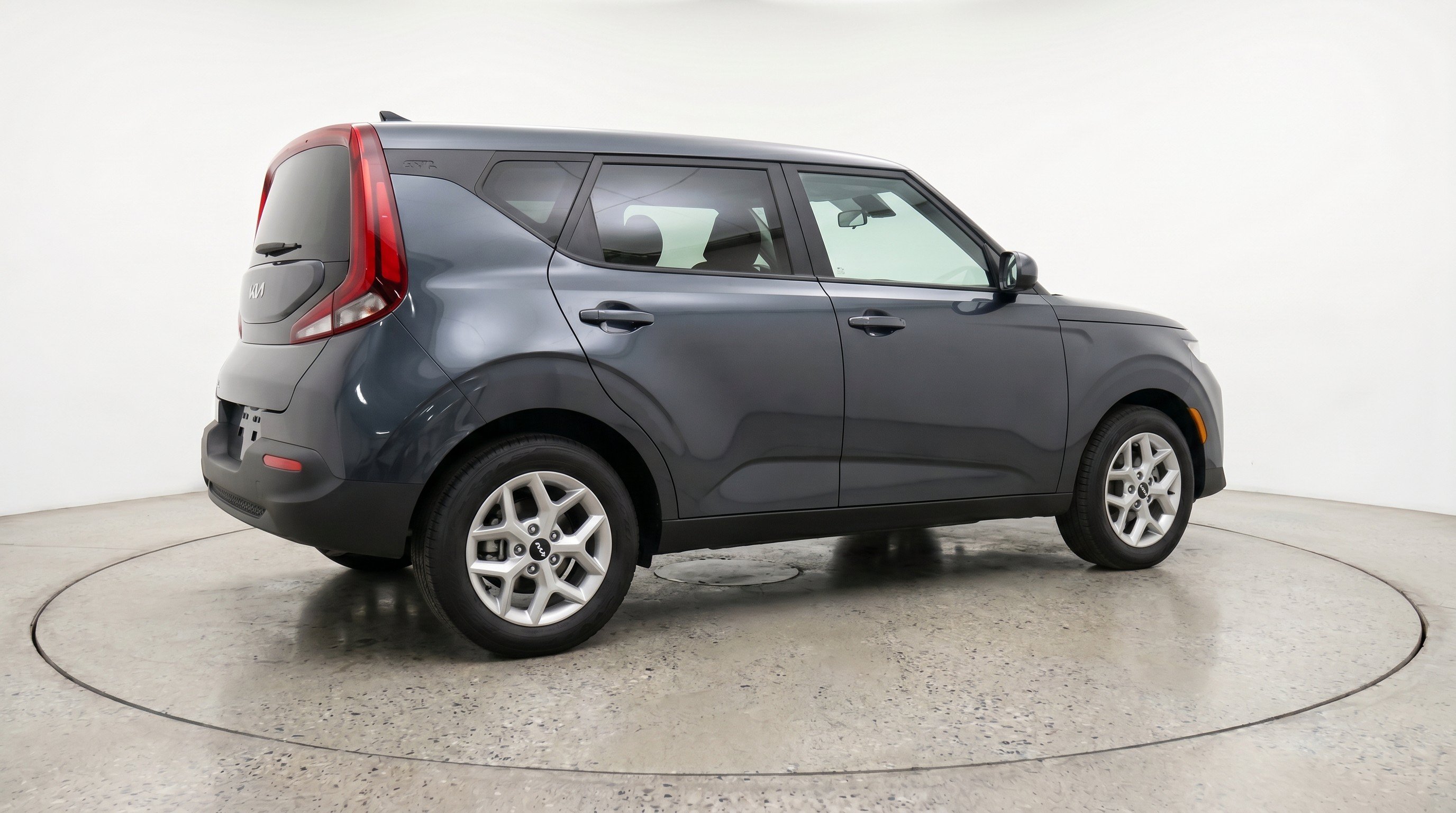 Used 2025 Kia Soul LX w/ LX Technology Package FWD image 9