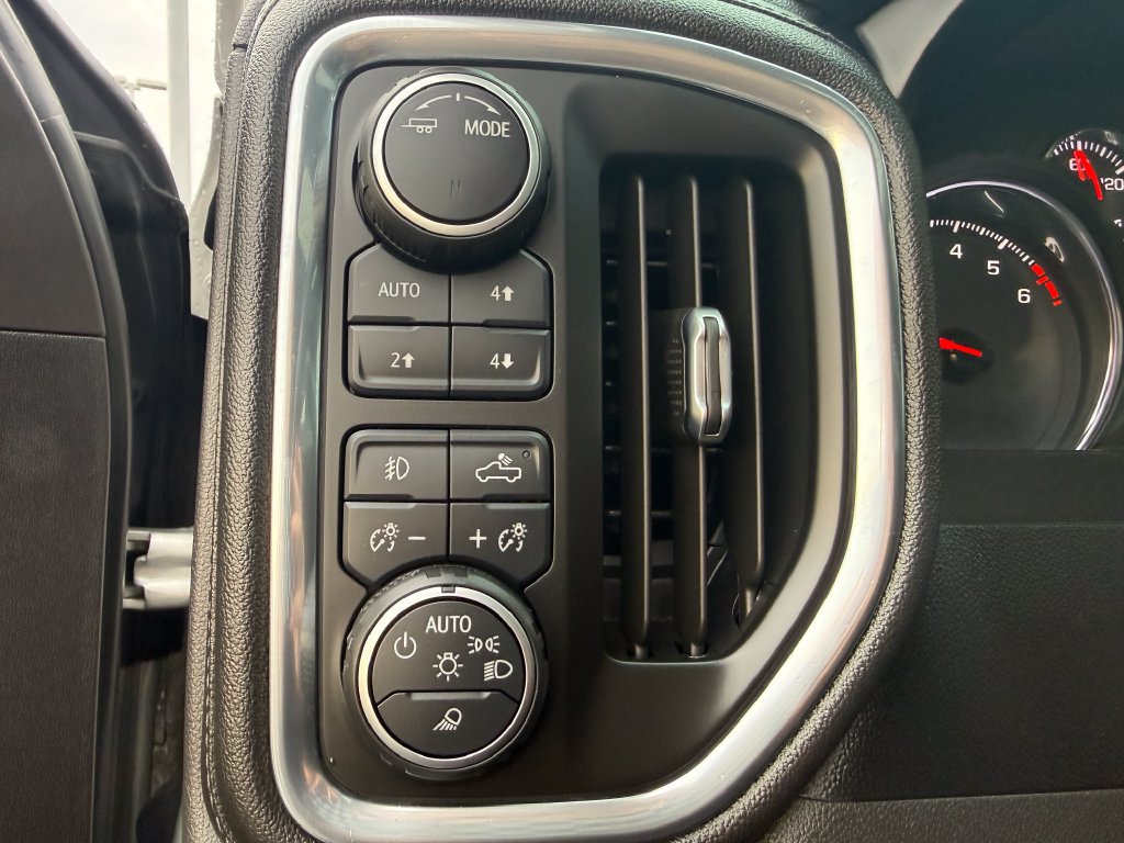 Used 2021 Chevrolet Silverado 1500 LT Trail Boss w/ Convenience Package II AWD/4WD image 28