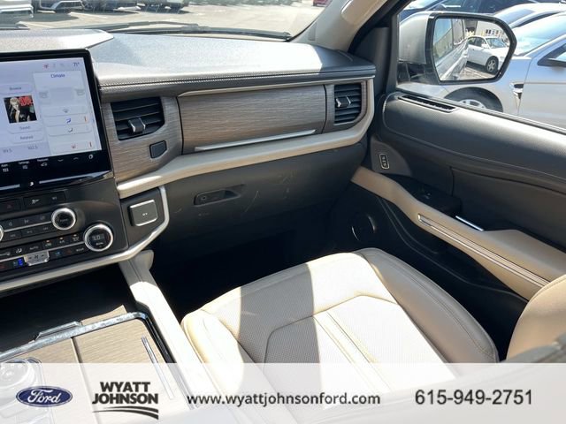 Used 2024 Ford Expedition Limited image 16