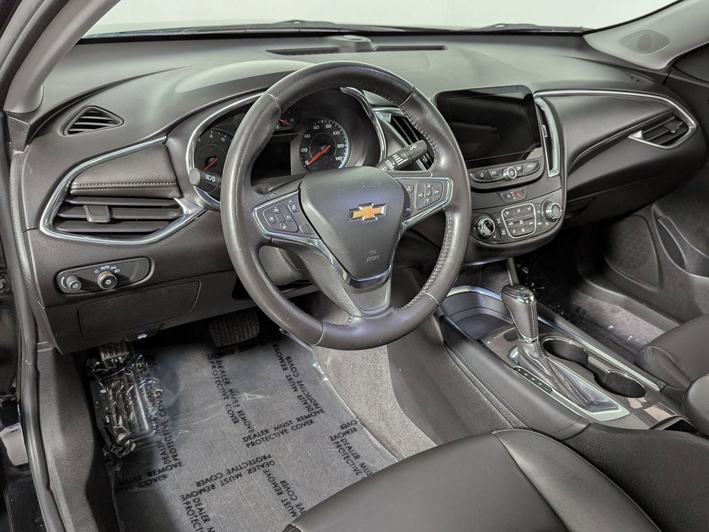 Used 2020 Chevrolet Malibu LT w/ Leather Package FWD image 15
