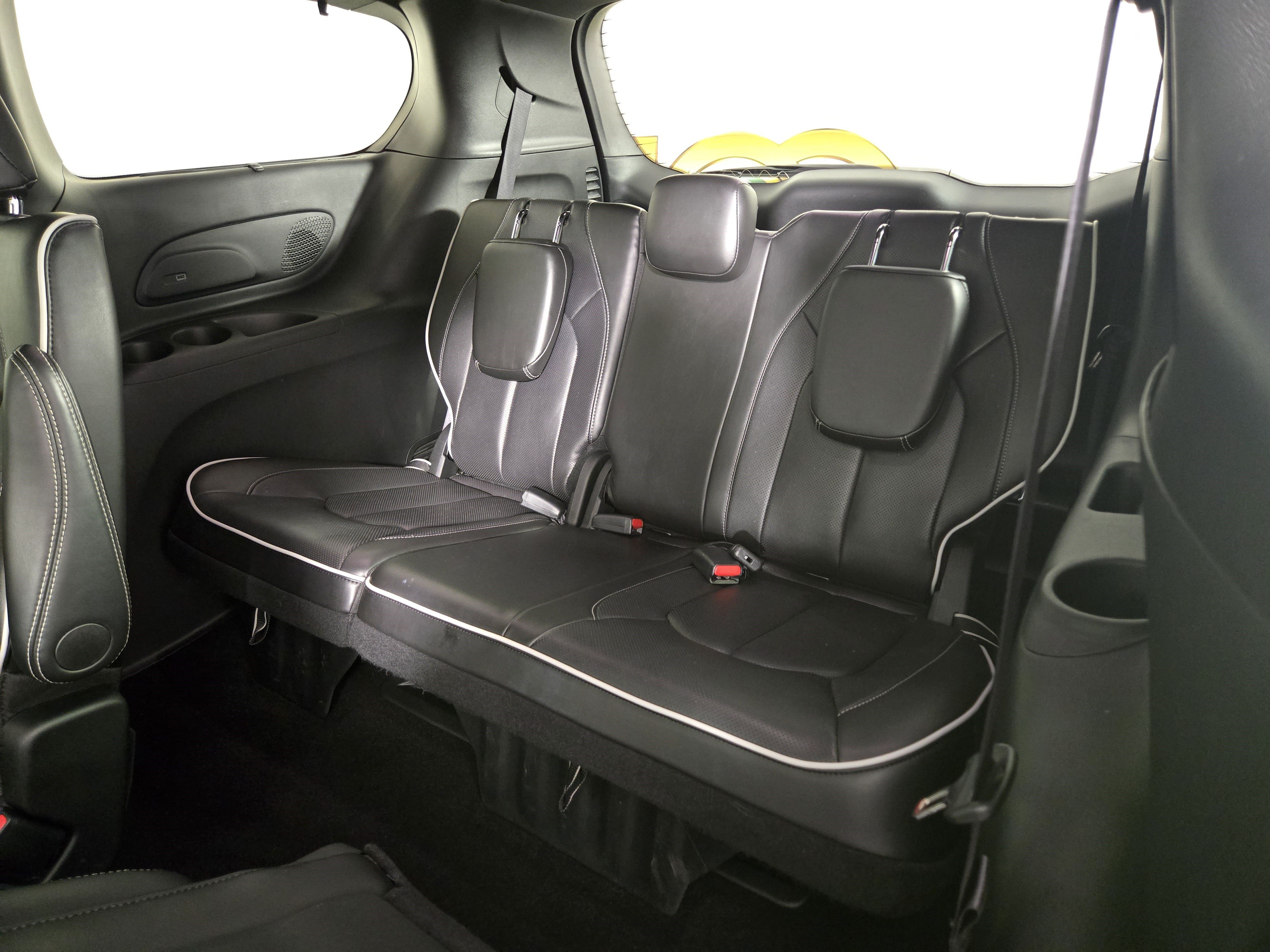 Used 2025 Chrysler Pacifica Limited FWD image 14