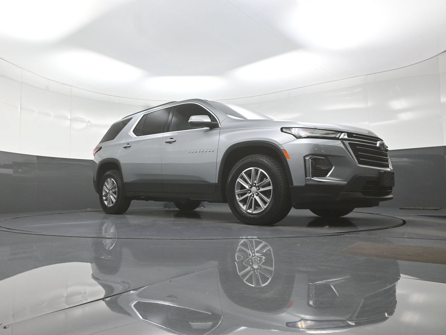Used 2023 Chevrolet Traverse LT AWD/4WD image 9