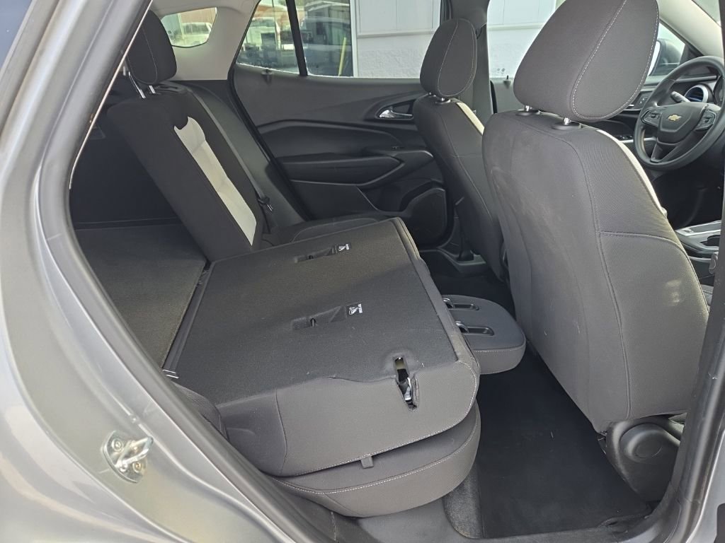 Used 2024 Chevrolet Trax LS image 25