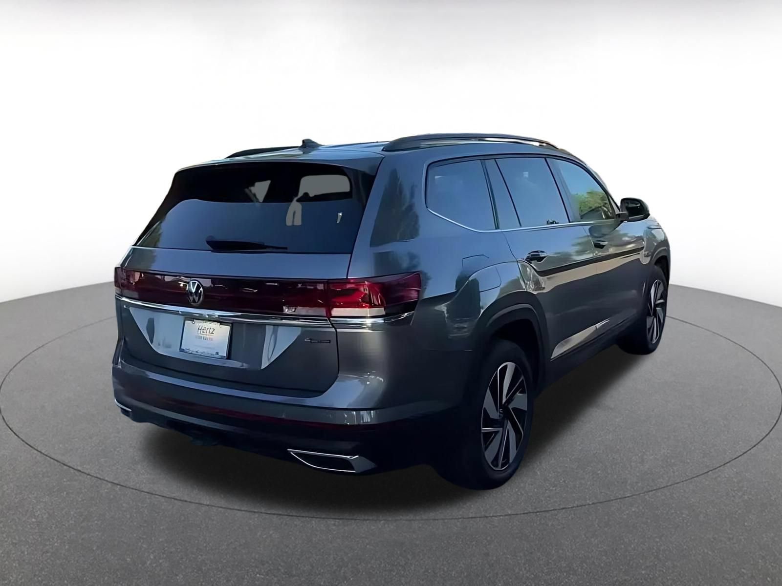 Used 2025 Volkswagen Atlas SE AWD/4WD image 13