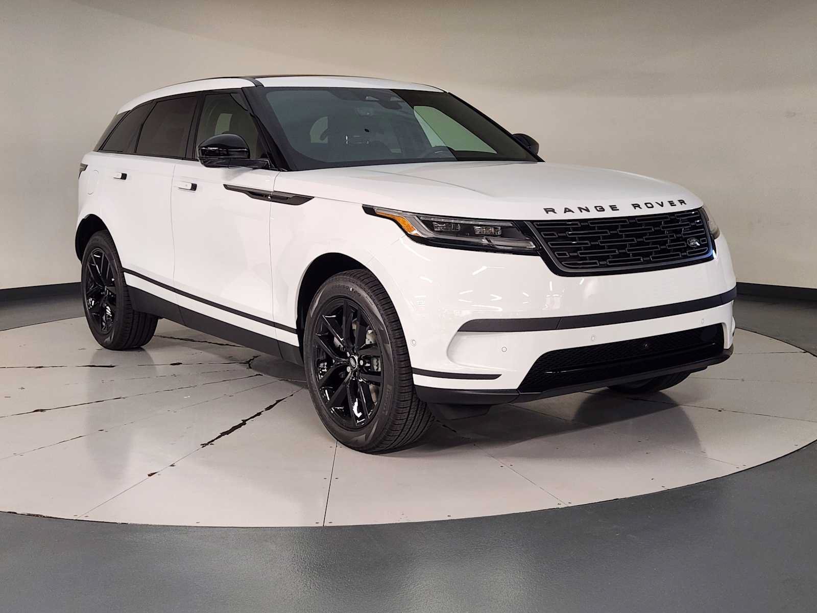 Used 2026 Land Rover Range Rover Velar S AWD/4WD image 7