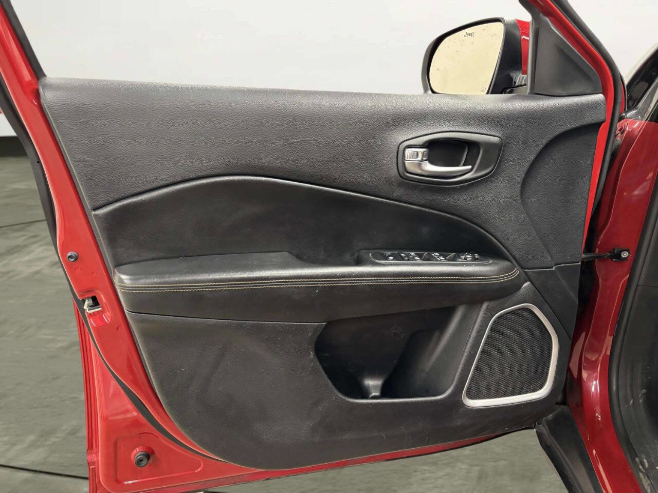 Used 2019 Jeep Compass Limited image 11