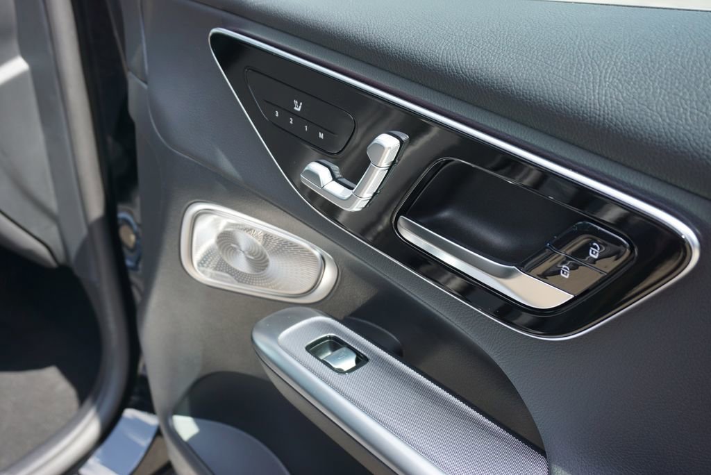 Certified 2025 Mercedes-Benz GLC 300 4MATIC image 61