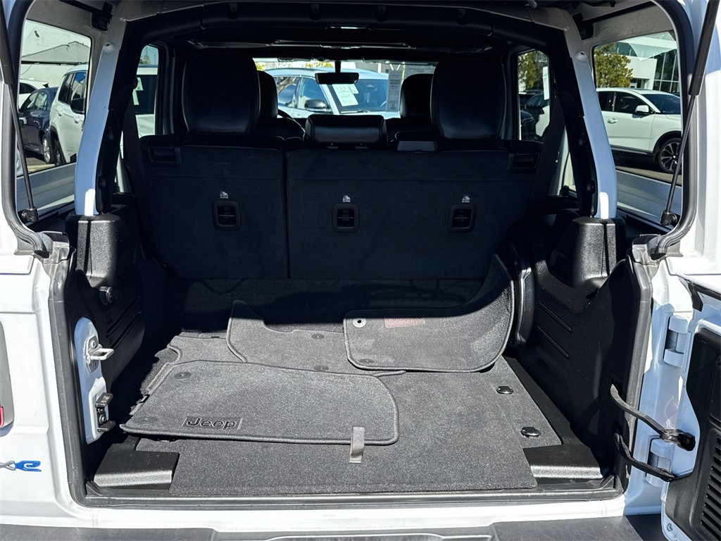 Certified 2022 Jeep Wrangler Unlimited Sahara w/ Cold Weather Group image 14