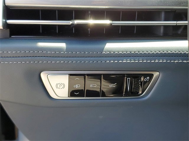 New 2025 Cadillac Escalade IQ Luxury 2 w/ LPO, Radiant Package image 22