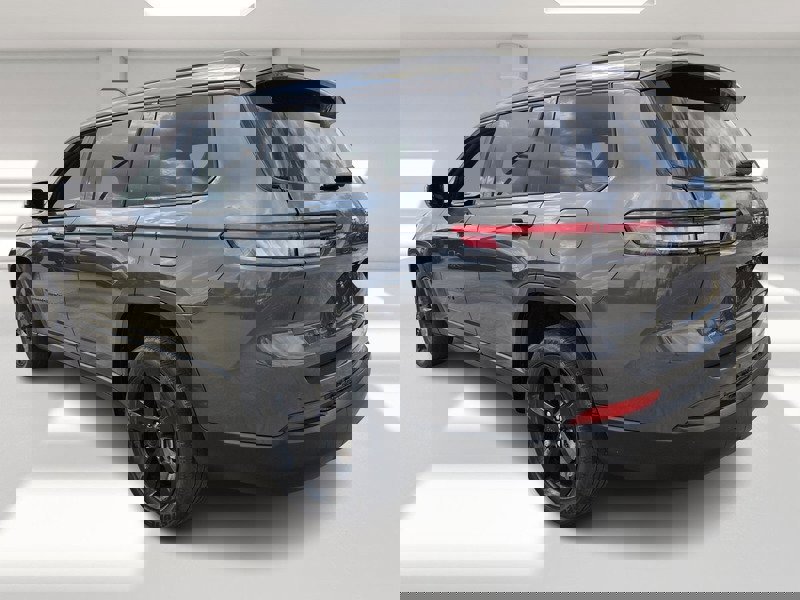 Certified 2023 Jeep Grand Cherokee L Laredo image 3