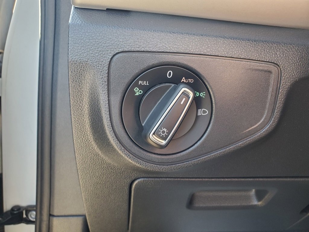 Used 2022 Volkswagen Atlas Cross Sport SEL Premium R-Line image 42