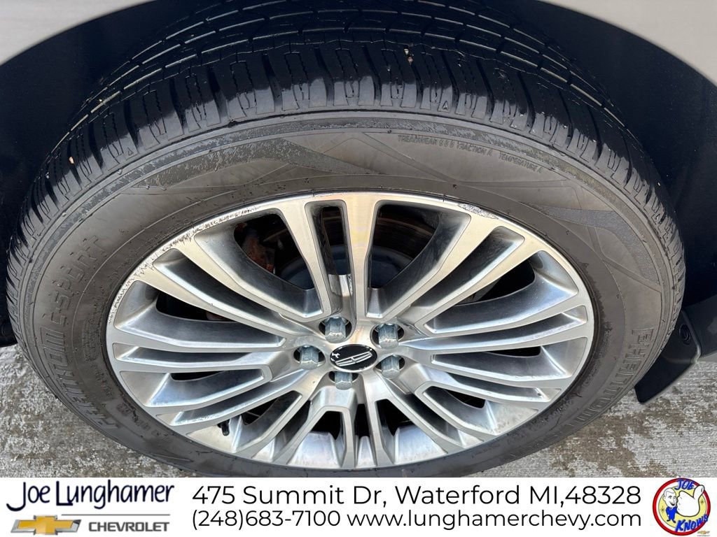Used 2016 Lincoln MKX Reserve w/ Climate Package FWD image 12