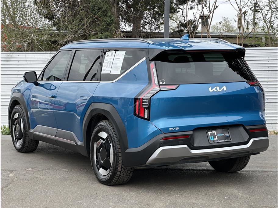 Used 2024 Kia EV9 Wind image 3