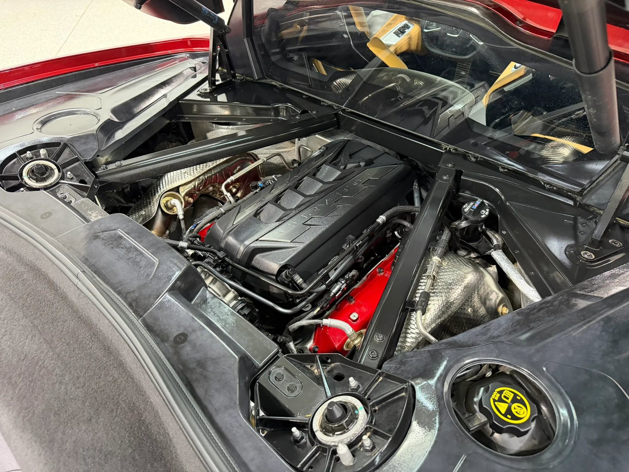 Used 2022 Chevrolet Corvette Stingray Preferred Cpe w/ Body-Color Dual Roof Package image 26