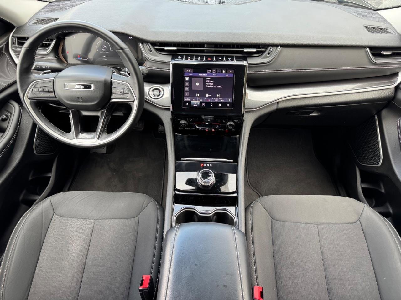 Used 2021 Jeep Grand Cherokee L Laredo w/ Luxury Tech Group I image 12