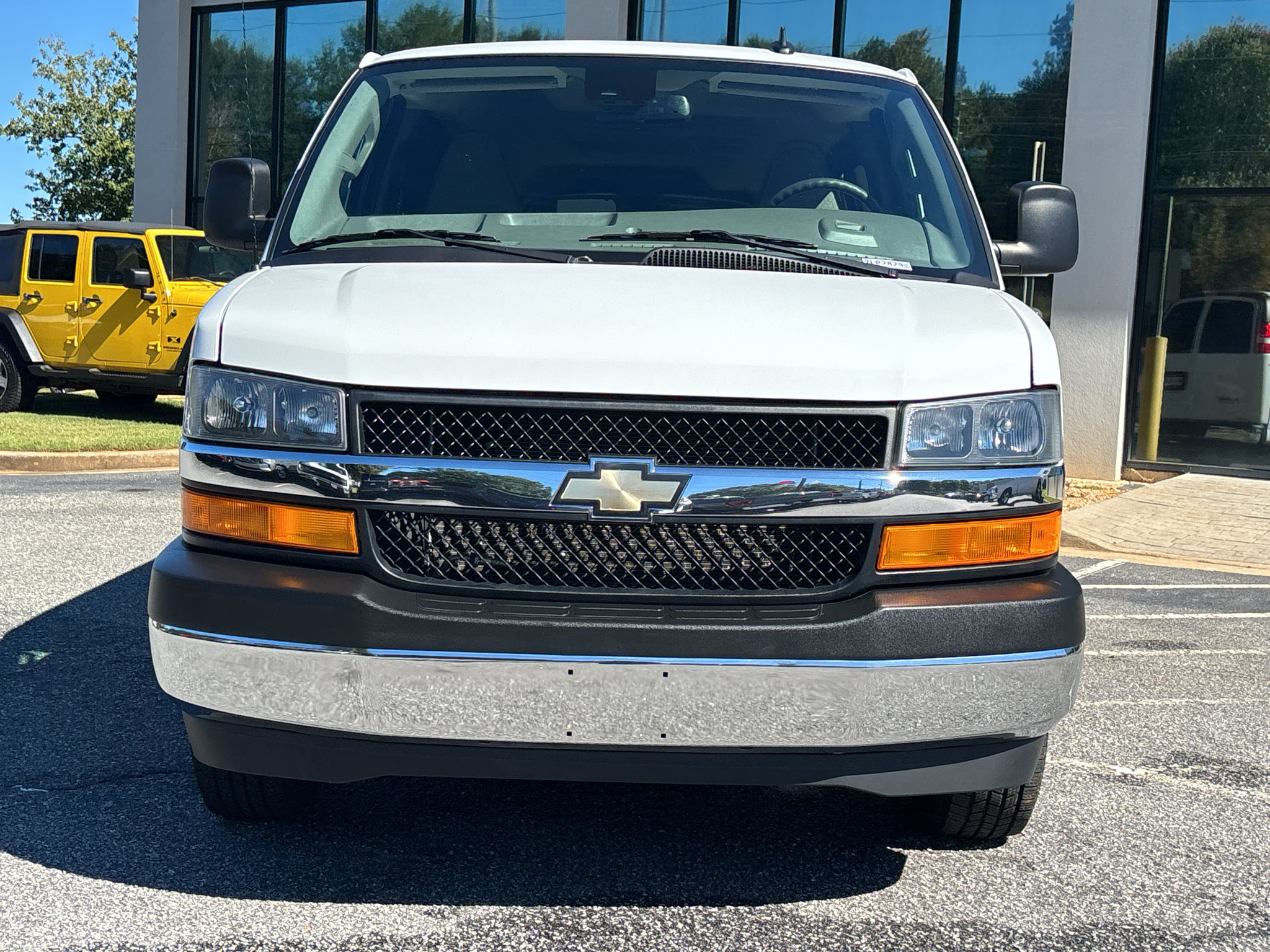 Used 2025 Chevrolet Express 3500 LT w/ LT Preferred Equipment Group RWD image 20