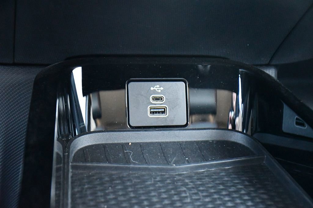 Used 2025 Ford Mustang Mach-E Premium w/ Sport Appearance Package image 29